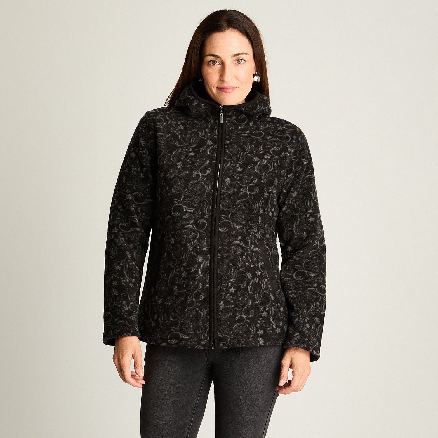 Polerón Polar Estampado, Con Detalles En Suede Negro